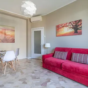 Altido Trendy Flat With Balcony, Easy Access To Centre Appartamento Milano