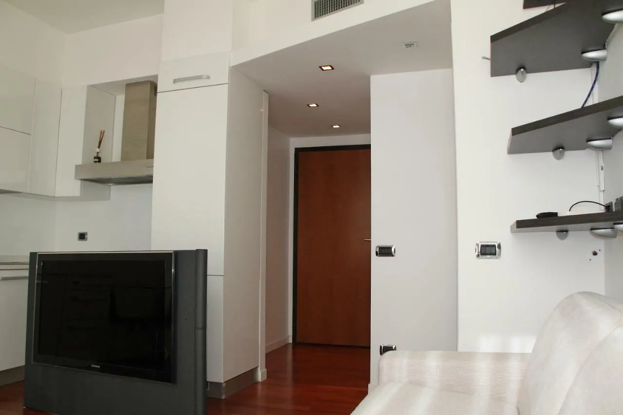Maggiore Cozy Apartment Milano